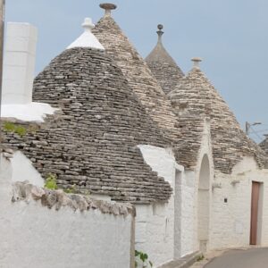 i450 alberobello trulli street