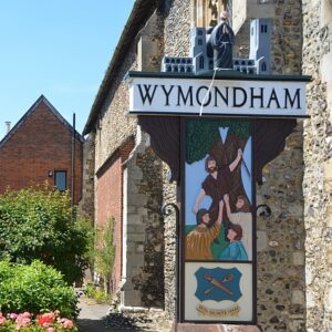 ni450 Wymondham sign cyclist wide crop2sign