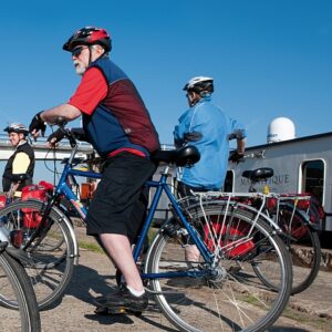 N450 Flanders cyclists by barge bb