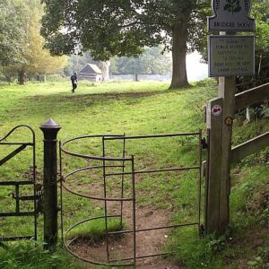 si450 constable country kissing gate