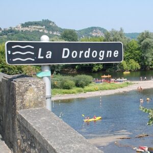 fd450 dordogne river sign canoes