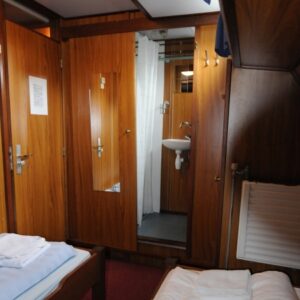 ivbb vp450 cabin bathroom view gl