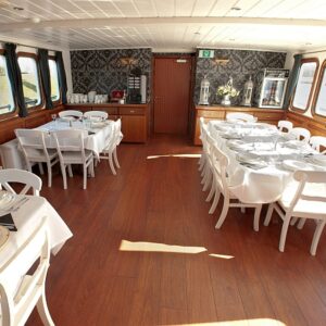 N450 M1 restaurant empty bb