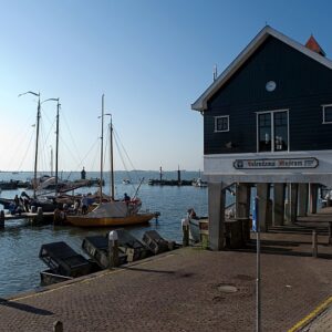 N450 Volendam harbour bb
