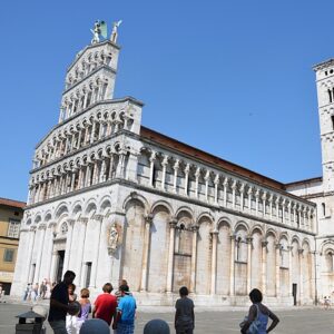 i450 tuscany lucca basilica wide