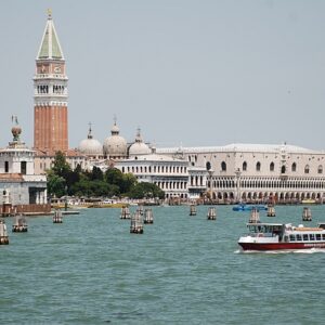 i450 venice waterside campanile san marco distance